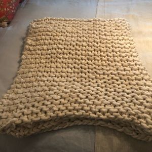 Large Chunky Throw
